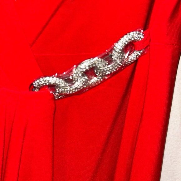 Elegant Red Wrap Dress - Picture 4 of 6